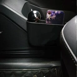 TRIOMPHE Poubelle Pour Petite Voiture, Boîte De Rangement (Couleur: Noir) Double Usage, Matière Plastique Facile à Nettoyer, Poubelle Portable, Boîte De Rangement Suspendue, Peut être Installée Sur La Voiture 11 TRIOMPHE Poubelle Pour Petite Voiture, Boîte De Rangement (Couleur: Noir) Double Usage, Matière Plastique Facile à Nettoyer, Poubelle Portable, Boîte De Rangement Suspendue, Peut être Installée Sur La Voiture -Poubelle Boutique 39710134 5