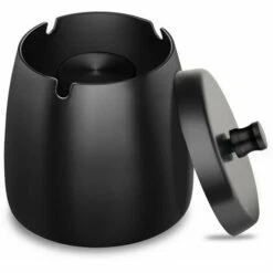 ECHOO Cendrier Avec Couvercle Cigarettes Cendrier Coupe-vent Cendrier Portable Pour IntéRieur Et ExtéRieur Avec Tapis Antidérapant Pour Restaurant Bar Maison Bureau (Noir-Petit)