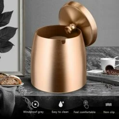 ECHOO Cendrier Avec Couvercle Cigarettes Cendrier Coupe-vent Cendrier Portable Pour IntéRieur Et ExtéRieur Avec Tapis Antidérapant Pour Restaurant Bar Maison Bureau(Or Rose-Petit) 9 ECHOO Cendrier Avec Couvercle Cigarettes Cendrier Coupe-vent Cendrier Portable Pour IntéRieur Et ExtéRieur Avec Tapis Antidérapant Pour Restaurant Bar Maison Bureau(Or Rose-Petit) -Poubelle Boutique 66647023 3