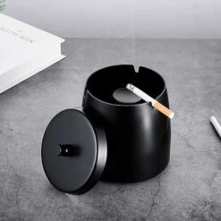 FLYME Grand Cigarettes Cendrier Coupe-vent, Cendrier Coupe-vent Avec Couvercle, Cendrier Portable Pour IntéRieur Et ExtéRieur Avec Tapis Antidérapant Pour Restaurant, Bar, Maison, Bureau, Noir (Grand) -Poubelle Boutique 67807183 5